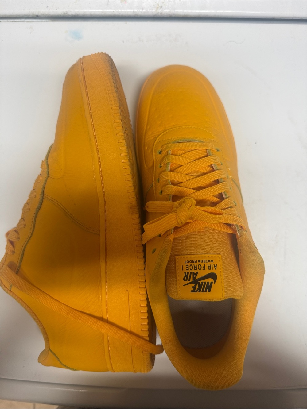 Nike Men's Low-Top Sneakers in Bright Yellow